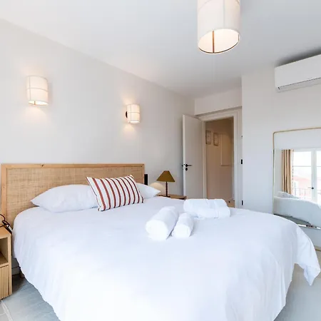 Apartment Avec Parking Place Des Lices Saint-Tropez